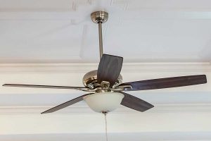 Read more about the article Are Ceiling Fans Supposed To Wobble? (And How To Fix That)