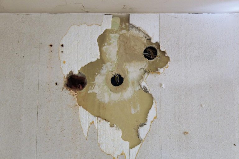 Building wall in bad condition, How To Close And Insulate An Old Hole In The Wall