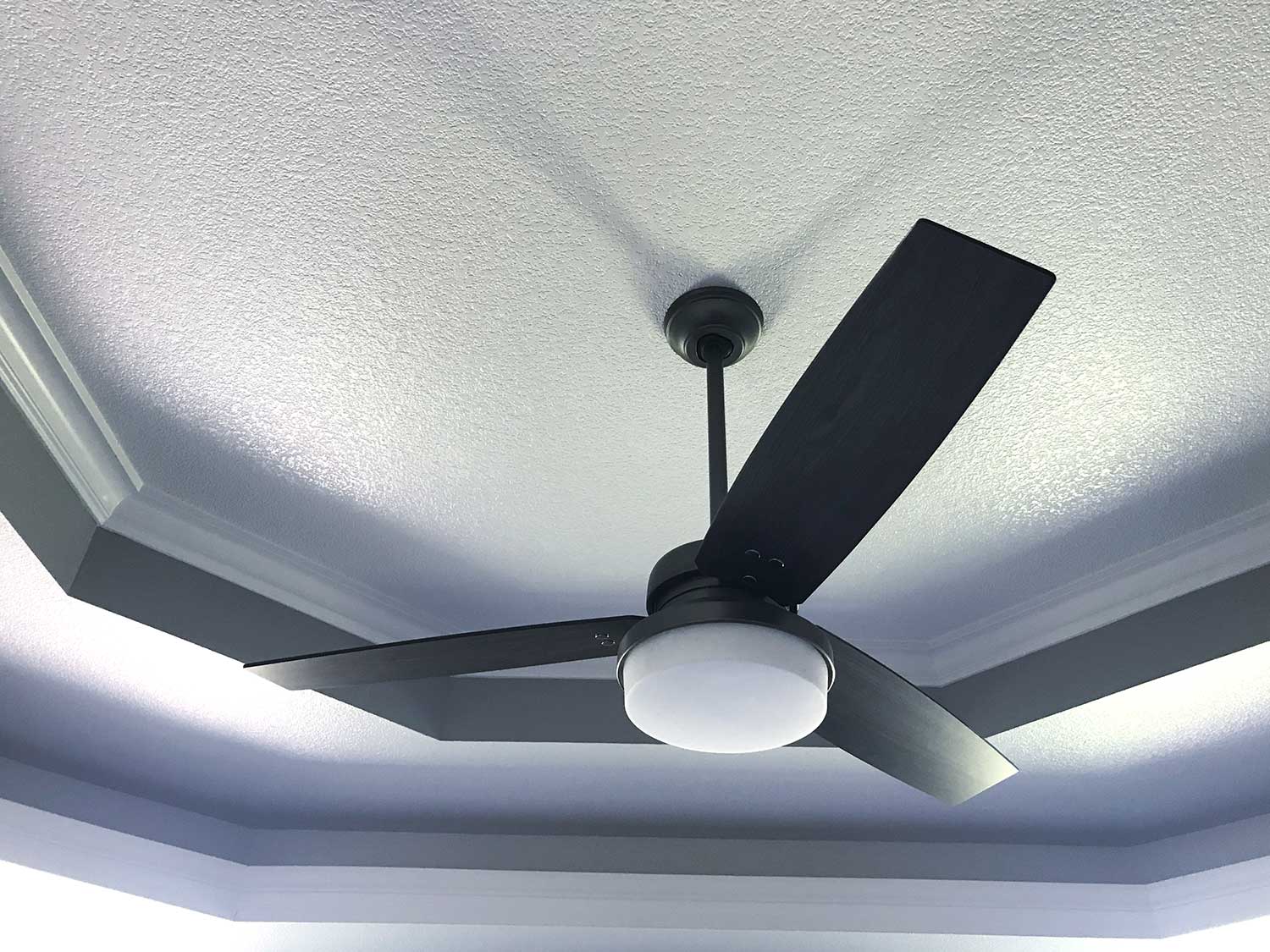 Tray bedroom ceiling fan