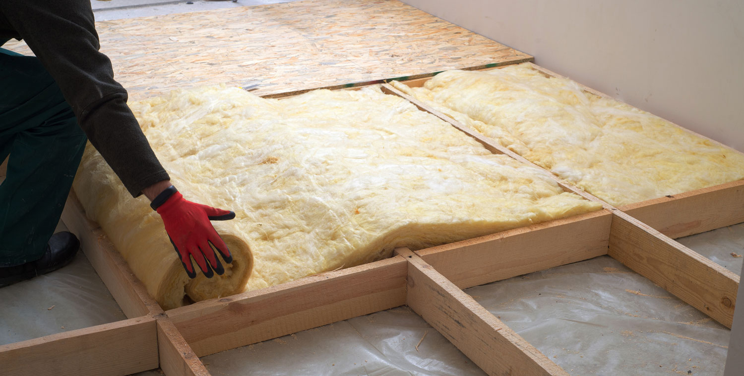 Work composed of mineral wool insulation in the floor