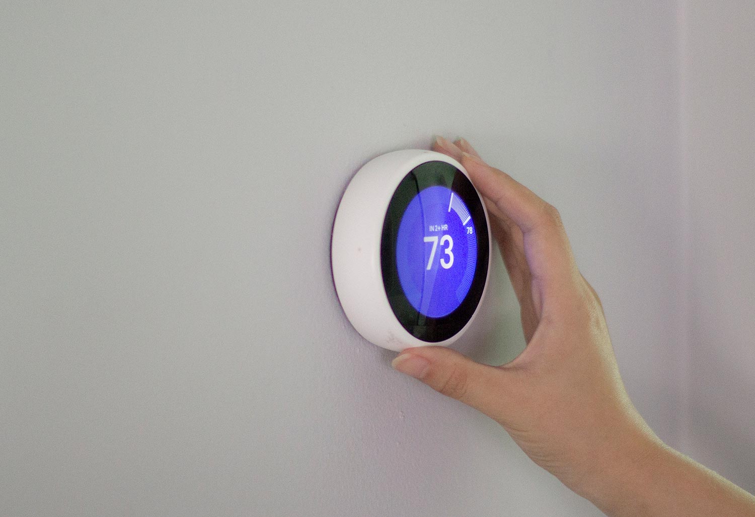 Using smart thermostat to change tempreture
