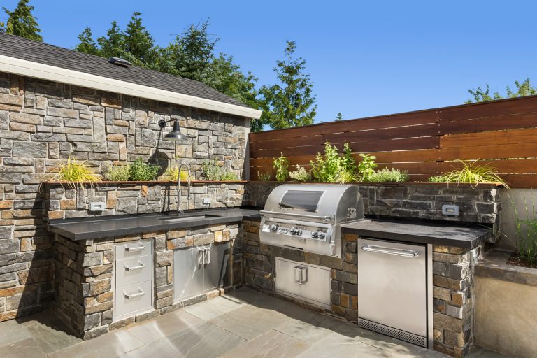 Backyard hardscape entertainment area - How To Cool Down A Hot Kitchen