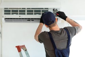 Read more about the article Air Conditioner Makes a Banging Sound When It Turns On – What’s That?