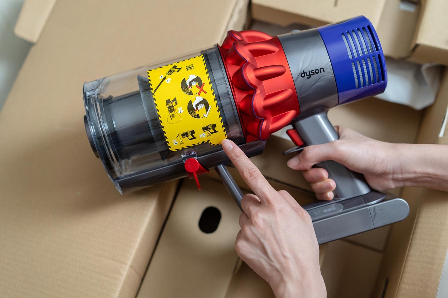 Dyson Cyclone V10 Fluffy vacuum cleaner during open box