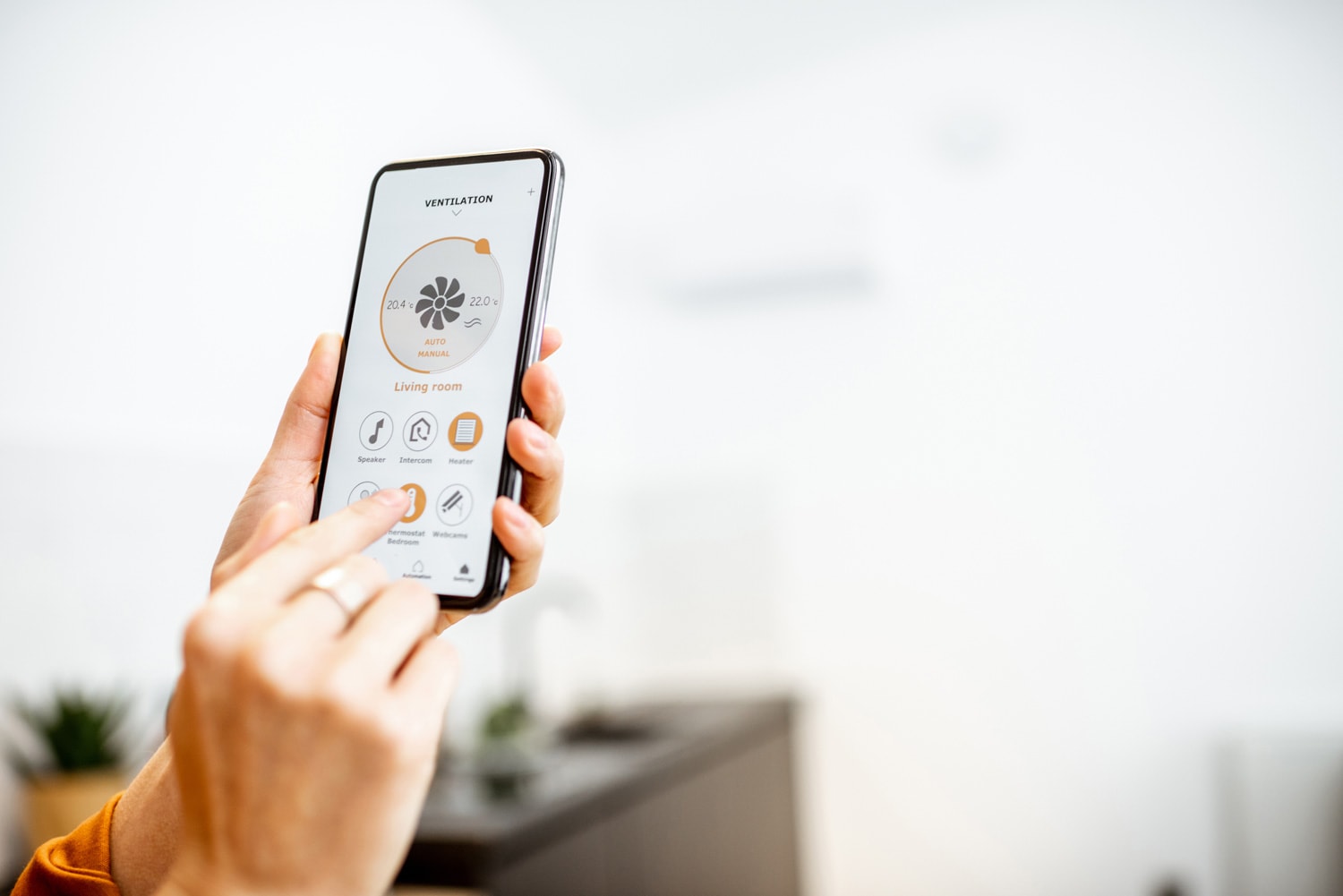 Controlling ventilation with a smart phone at home