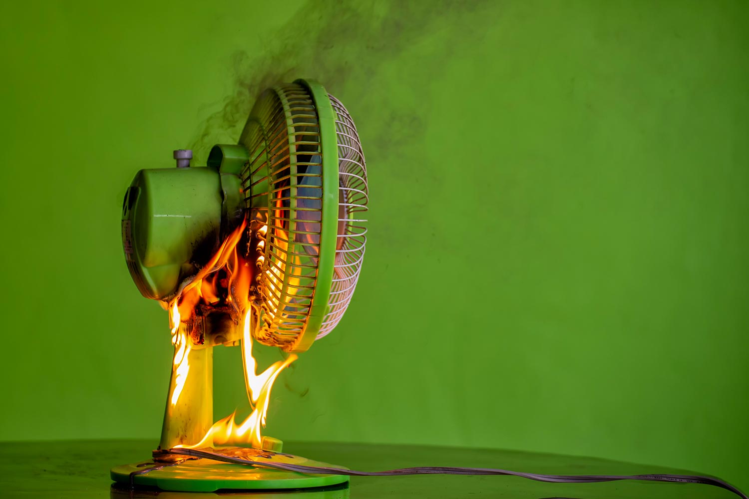 Electric fan catch fire