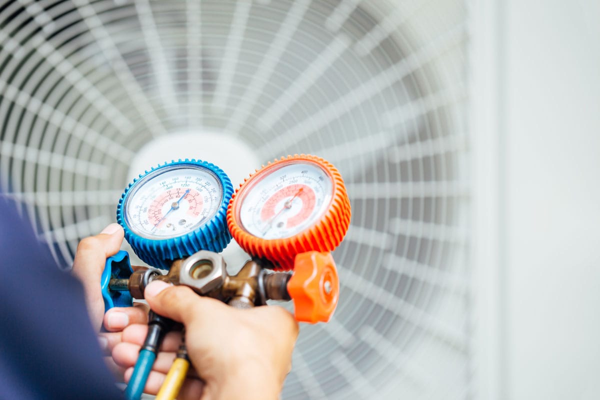 Refilling refrigerant to the air conditioning unit