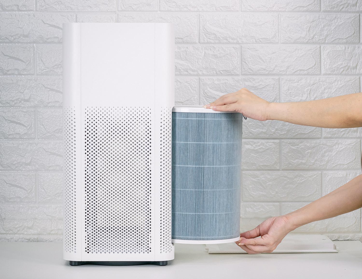 Replace the air purifier filter in the house