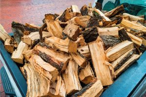Read more about the article How Much Does A Pickup Truck Load Of Firewood Cost?