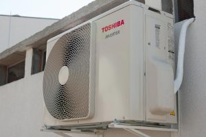 Read more about the article How To Clean A Toshiba Air Conditioner [In 4 Easy Steps]