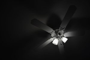 Read more about the article Hunter Ceiling Fan Light Not Working – What To Do?