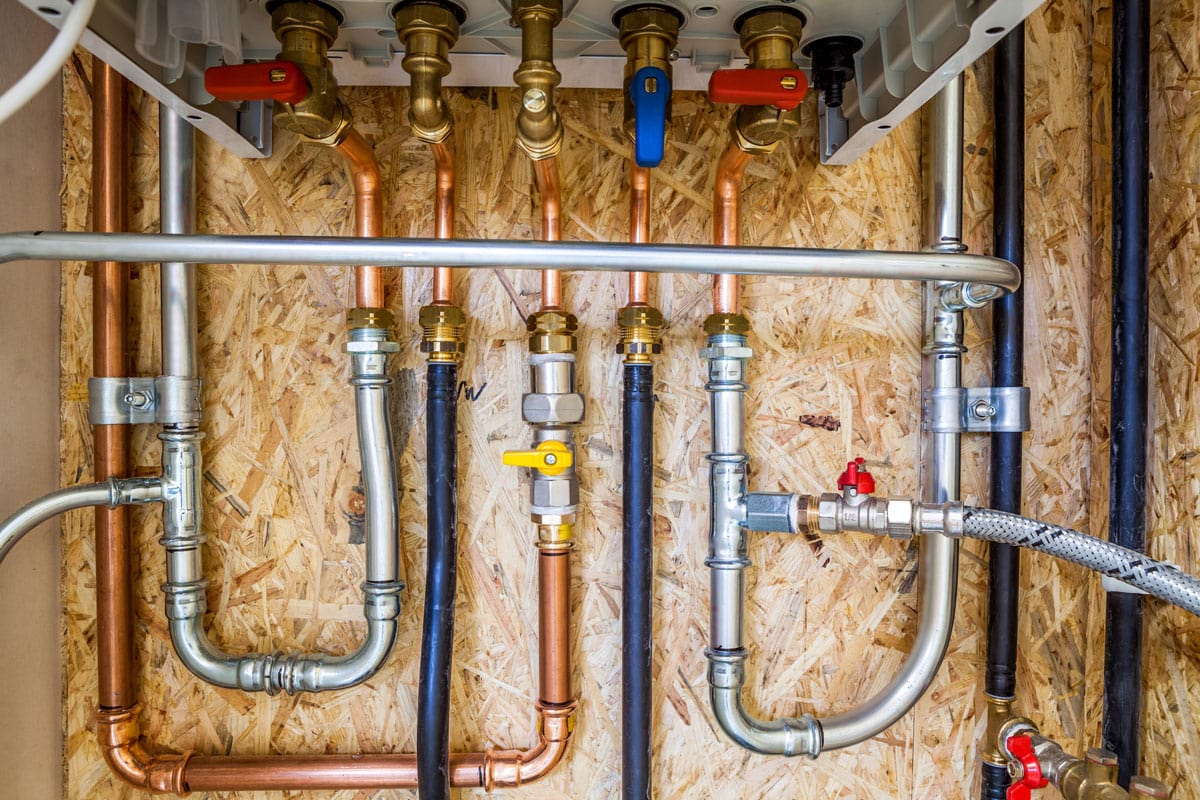 Connection of heating and hot water