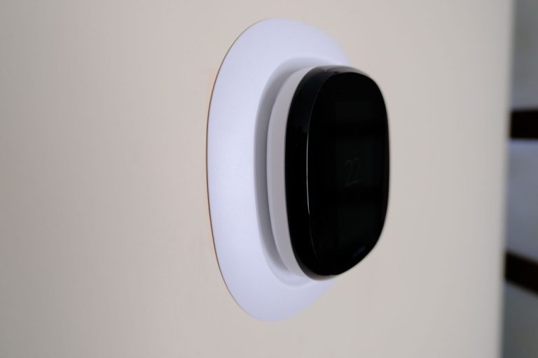 Energy-saving thermostat for temperature control, Does Ecobee Thermostat Require A Subscription?
