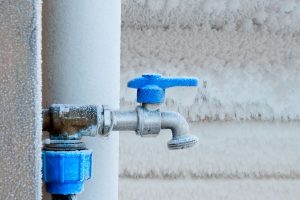 Read more about the article Should I Turn Off My Water Heater If Pipes Freeze?