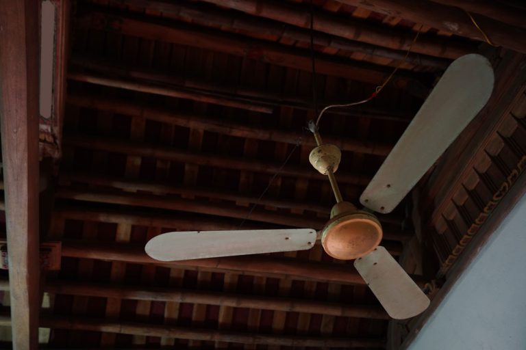 Old Ceiling fan and cobwebs Old Electric Fan, How To Clean Blades On A Retractable Ceiling Fan [Step By Step Guide]