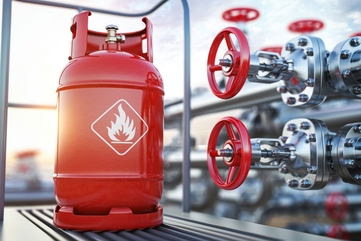 Production, delivery and filling with natural gas of lpg gas bottle or tank