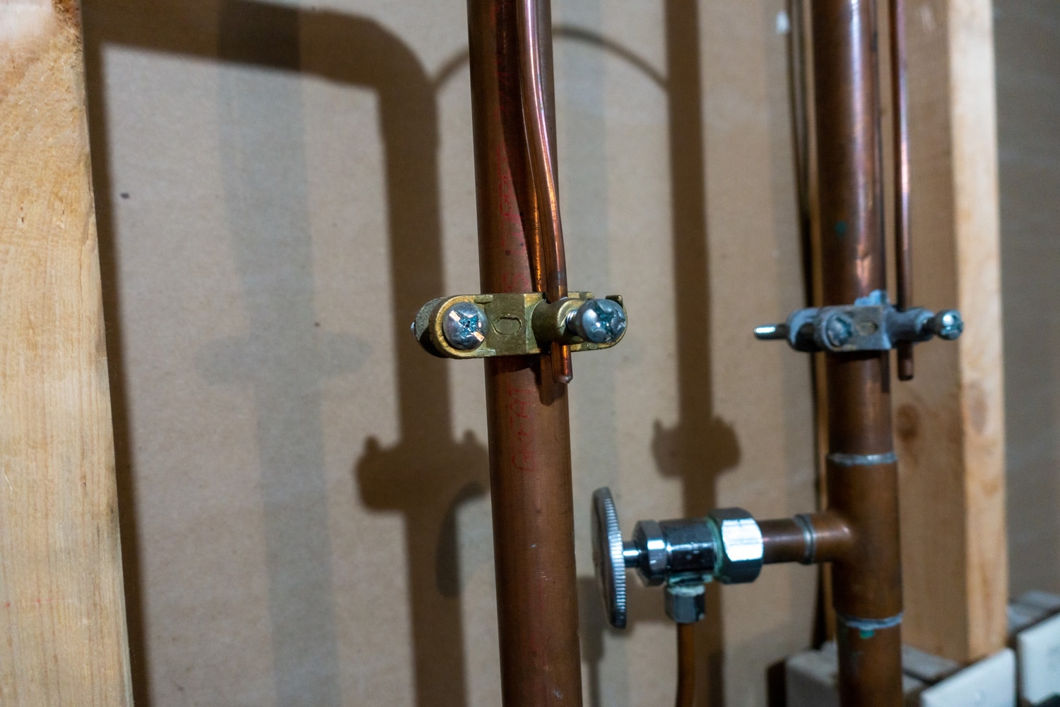 Typical electrical grounding done on metal piping to prevent a static charge or stray current