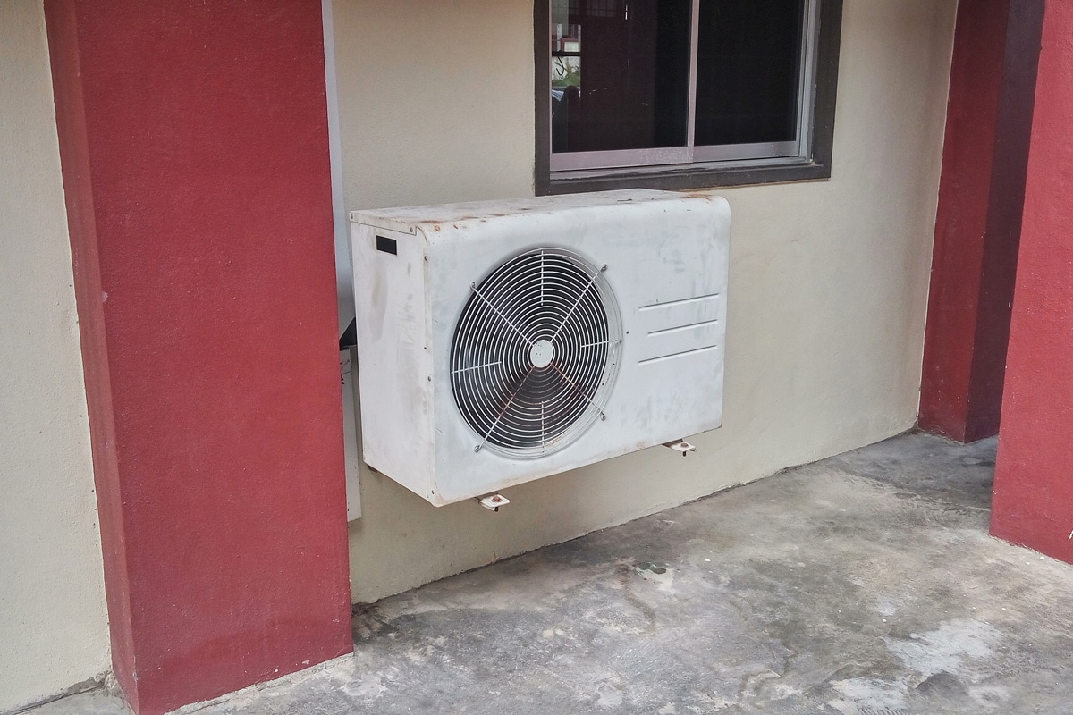 Air conditioner outdoor unit