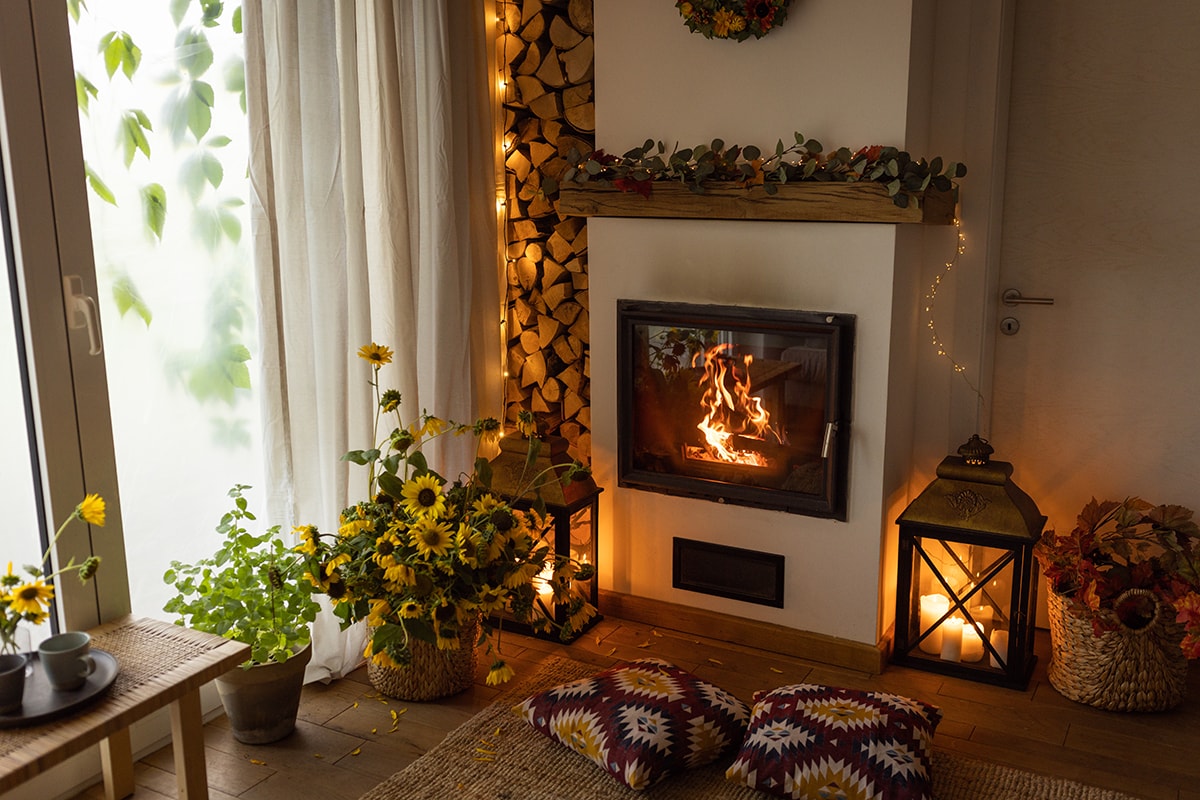 Comfortable arranged cottage with fireplace