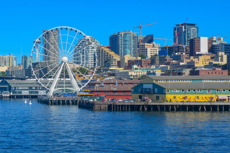 Downtown Seattle Ferris wheel, Do You Need AC In Seattle - Vacationing Or Moving To The Area? Here's What You Need To Know!
