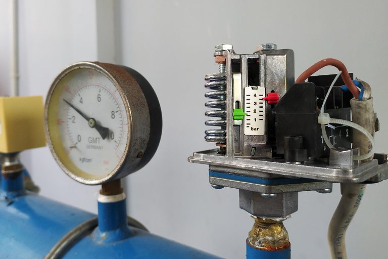 Pump line with pressure switch and pressure gauge, How To Adjust The Pressure Switch On A Well Pump [Step By Step Guide]