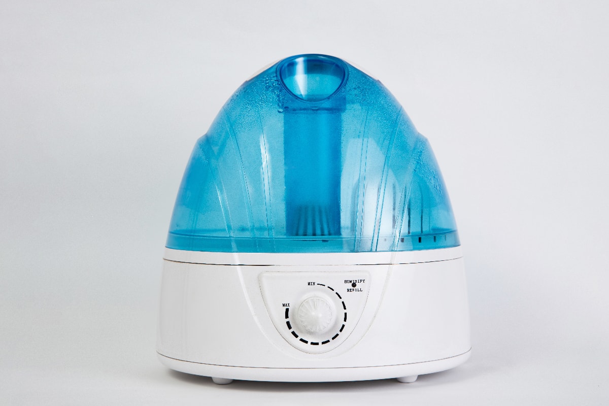 Blue humidifier for a small living room 