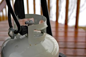 Read more about the article How Much Do Empty Propane Tanks Weigh? [Tank Size & Empty Weight Chart]