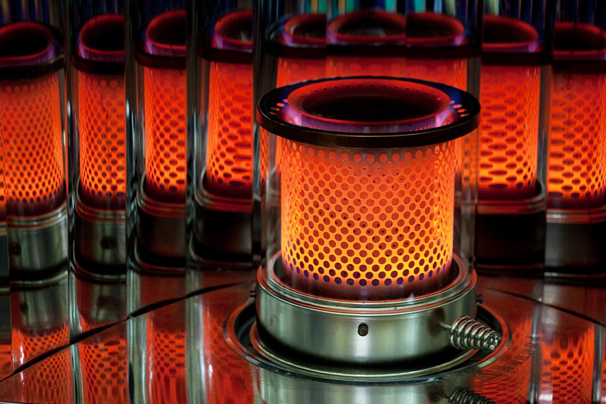 Red flame of oil kerosene heater, What Causes Black Smoke From A Kerosene Heater?