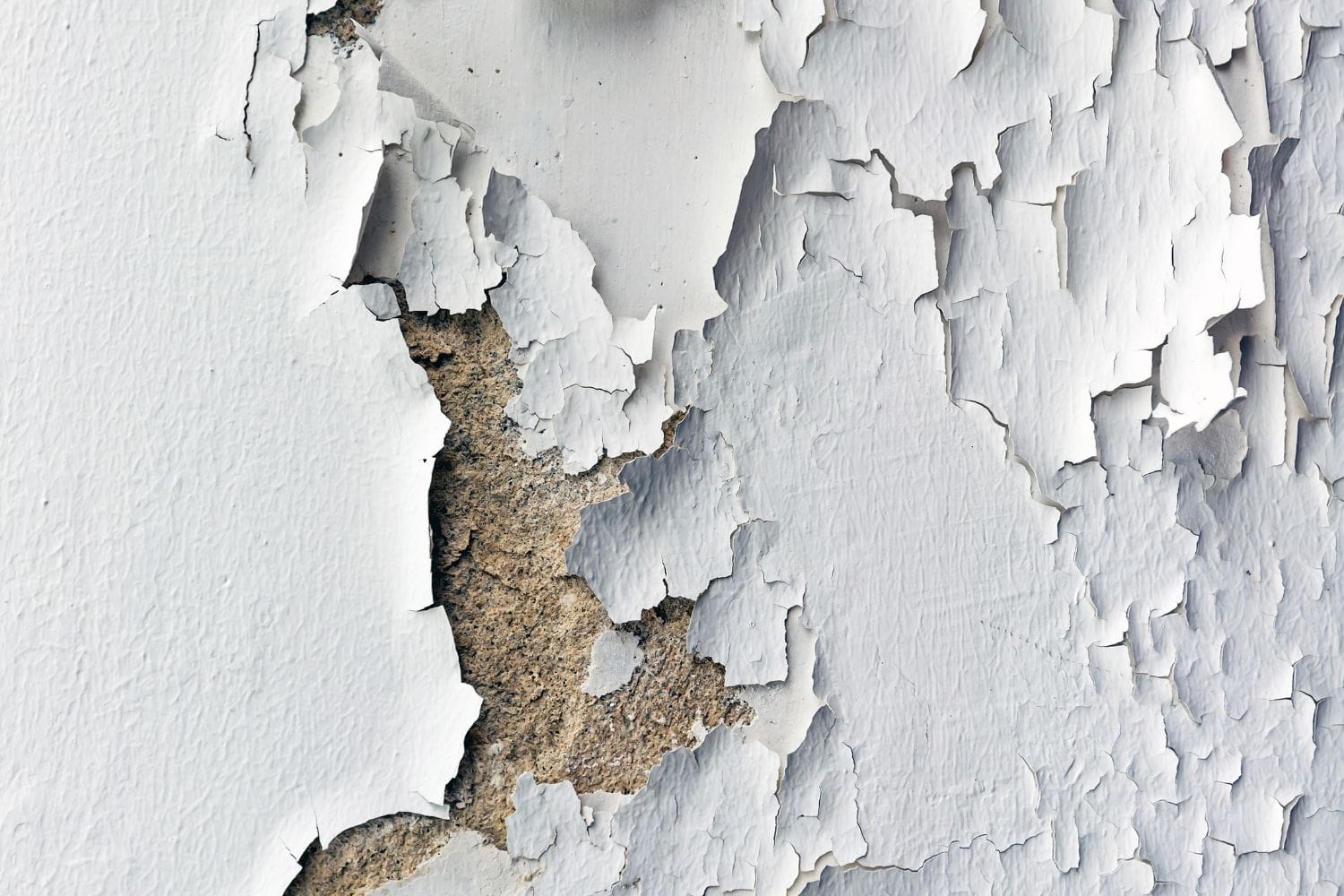 Paint used for painting non-standard house walls causes the wall paint to peel off.