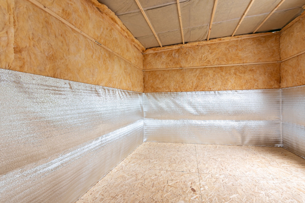 Combination of insulation during the construction of a house, a heat-insulating layer of reflective foamed polyethylene laminated with lavsan when insulating a house